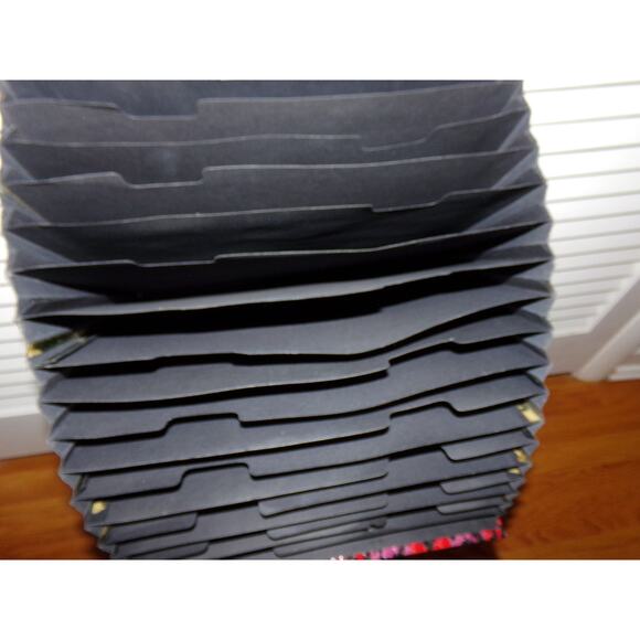 Colorful leopard print‎ 8 1/2 x 11 file folder tote Opens to accordian file - Picture 4 of 4